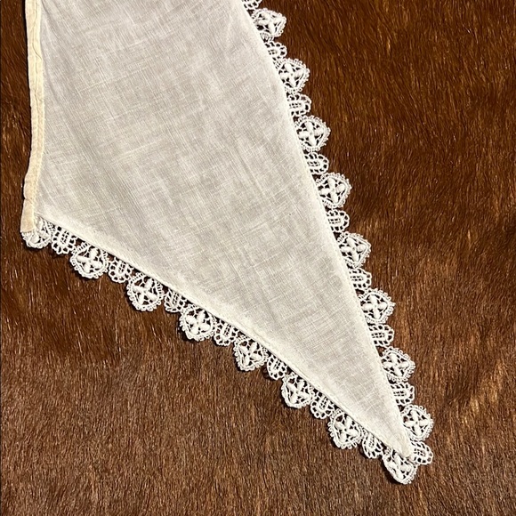 vintage hand made cotton collar with lace edging, featuring triangular points - Picture 8 of 9